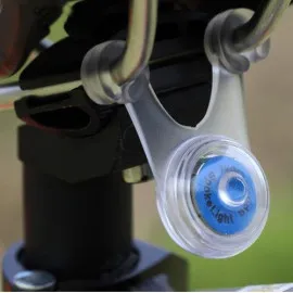 LED-lampa för cykel - under sadeln