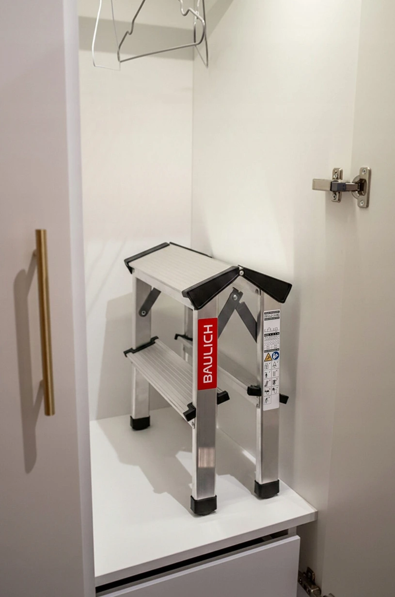 Pall, hopfällbart mini stege, aluminium, max 125 kg, BAULICH