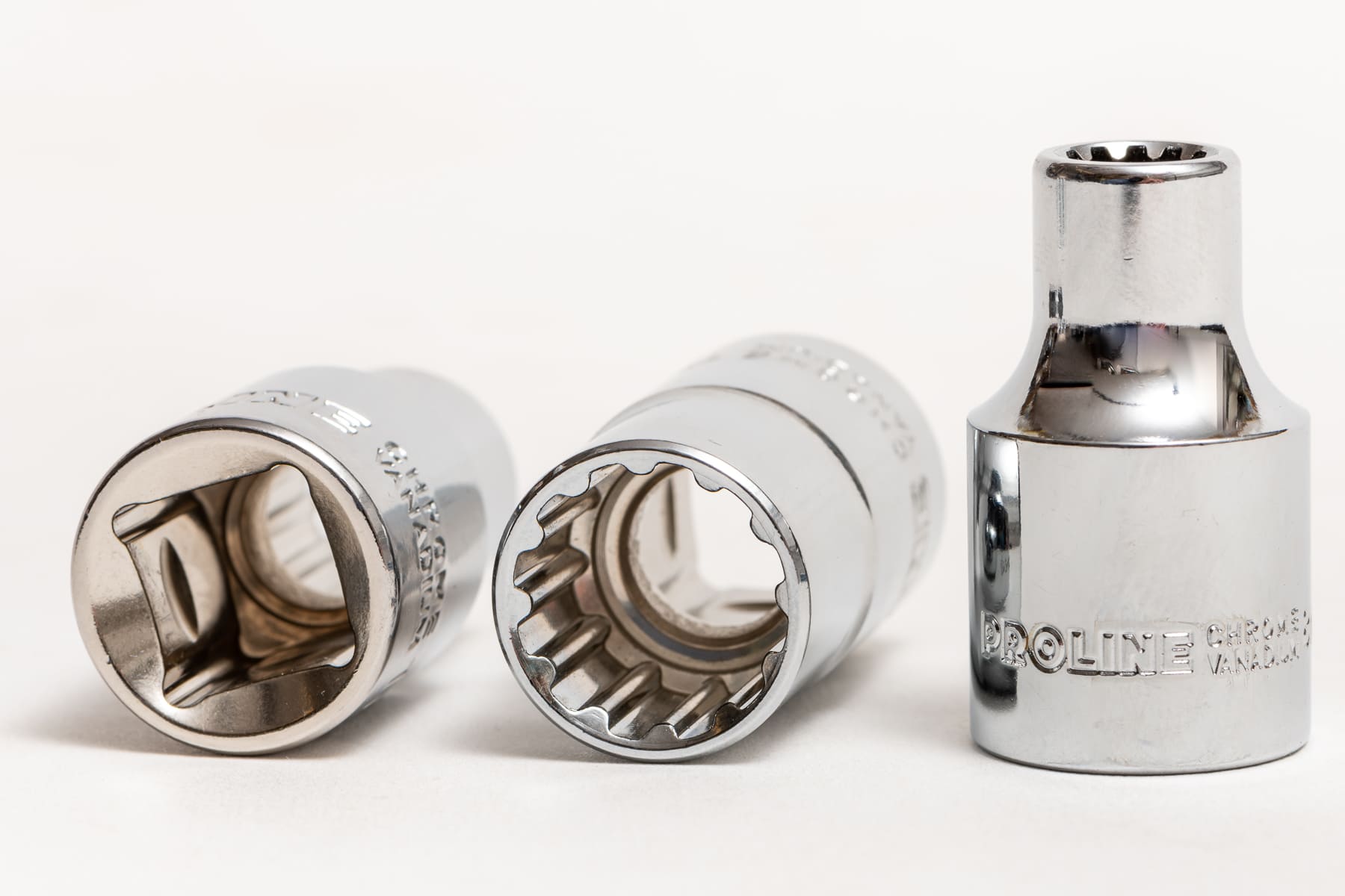 Hylsnyckelsats 17st med genomgående hylsor SPLINES, adapter 1/2, förlängare 77 mm, spärrskaft 72 kugg, Proline