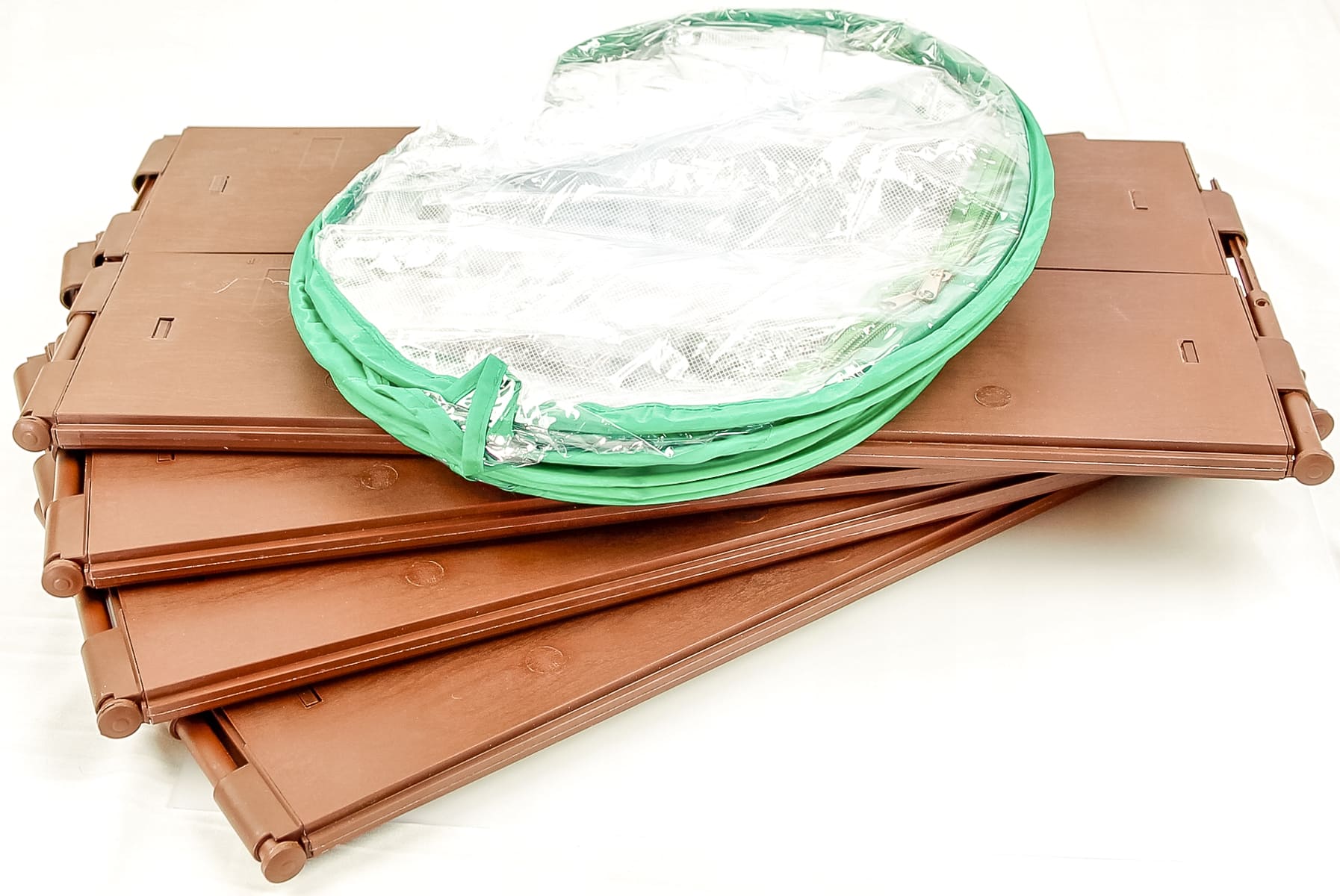 Plastväxthus med hyllor, snygg rund kompaktmodell (sexkantig) diam. 193 cm, höjd 225 cm grön transparent (odlingstält, växthustält)