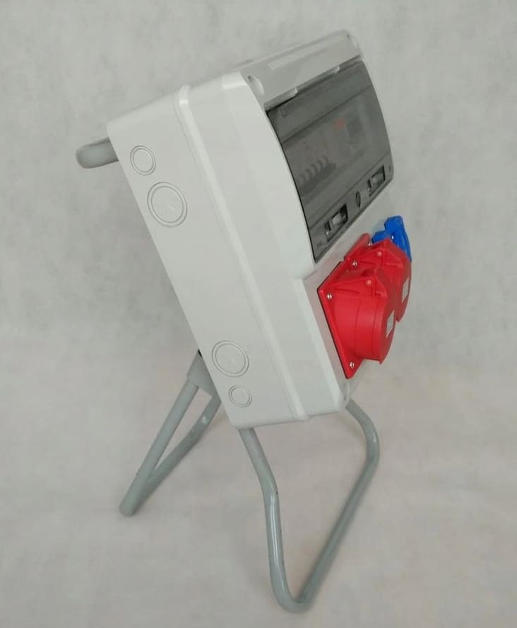 Elcentral IP442 terminaler, 2 x 230V, 1 x 32A 5P, 1 x 16A 5P