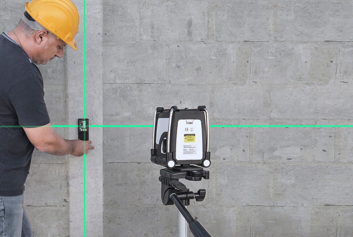 Self-Levelling Cross Line Laser Green Beam | Kapro