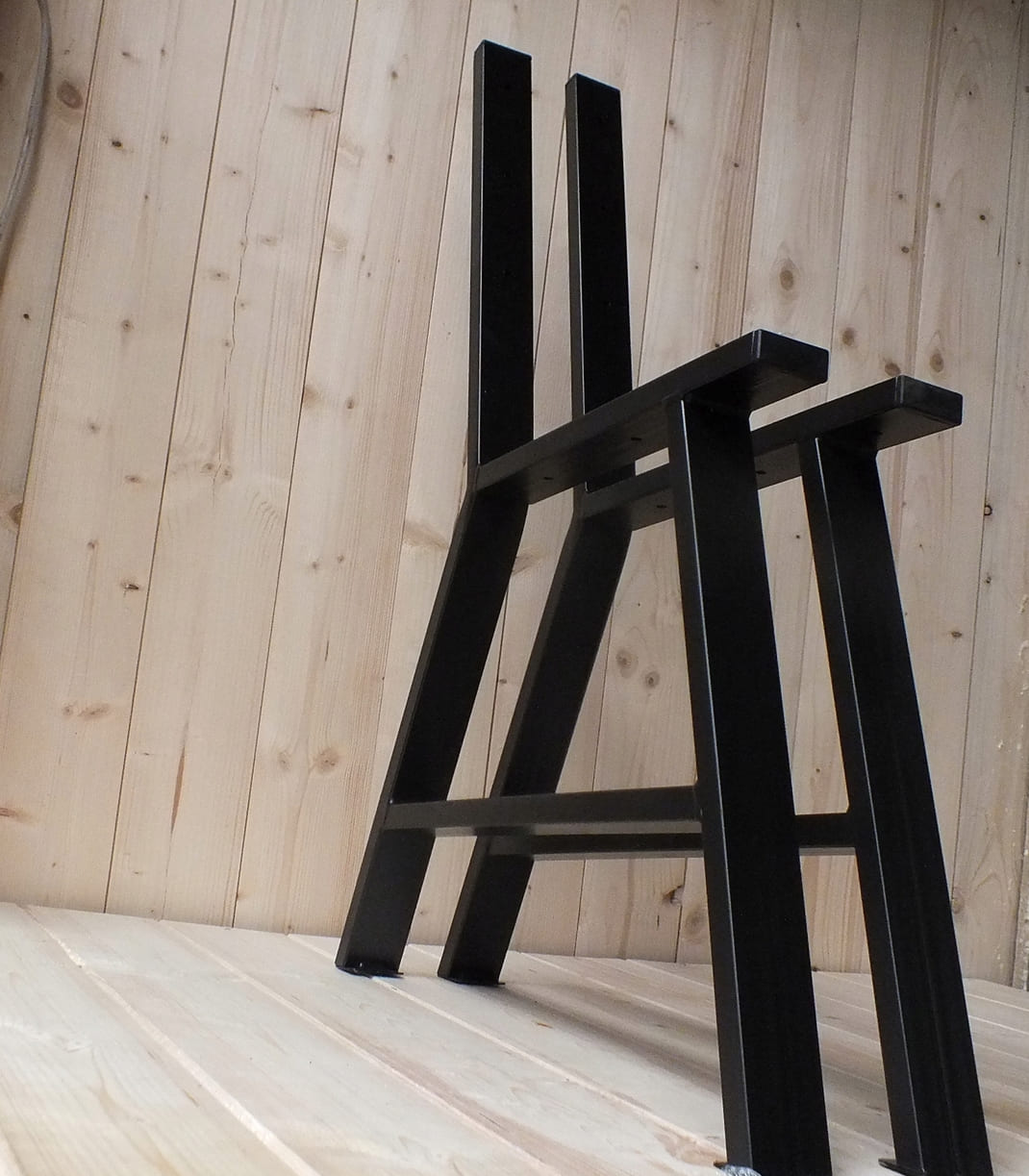 Stålben till parkbänk, sittbänk, 2st svarta pulverlackade massiva, sitthöjd 44 cm, totalhöjd 85 cm