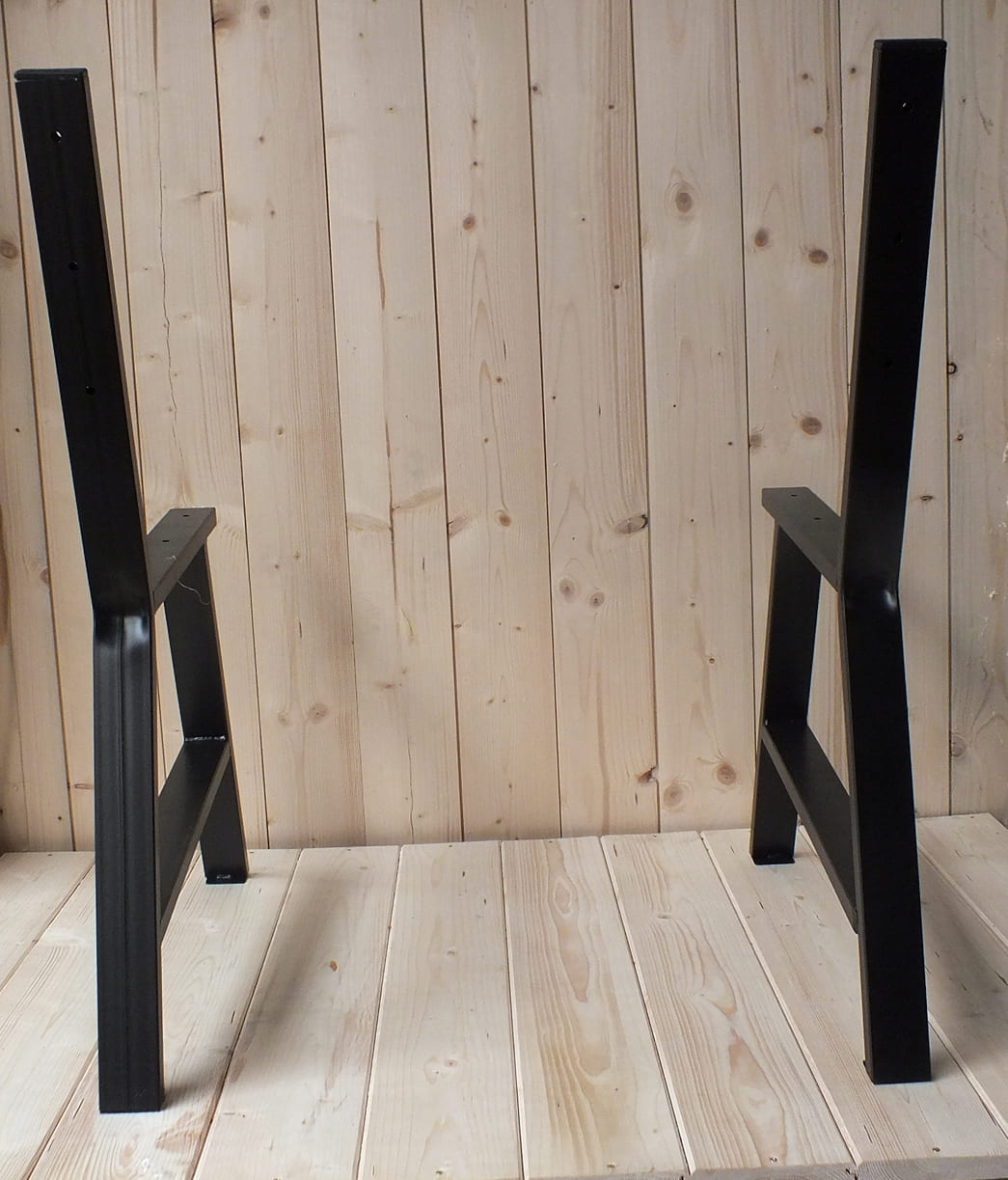 Stålben till parkbänk, sittbänk, 2st svarta pulverlackade massiva, sitthöjd 44 cm, totalhöjd 85 cm