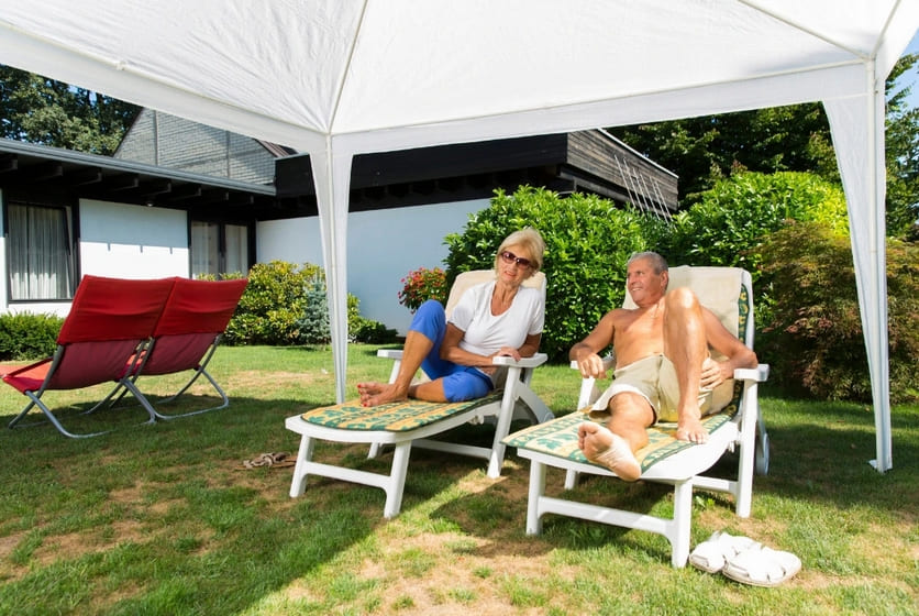 Paviljong 3 x 6m, 4 väggar med plastfönster (tält, trädgårdstält, partytält), olika färger