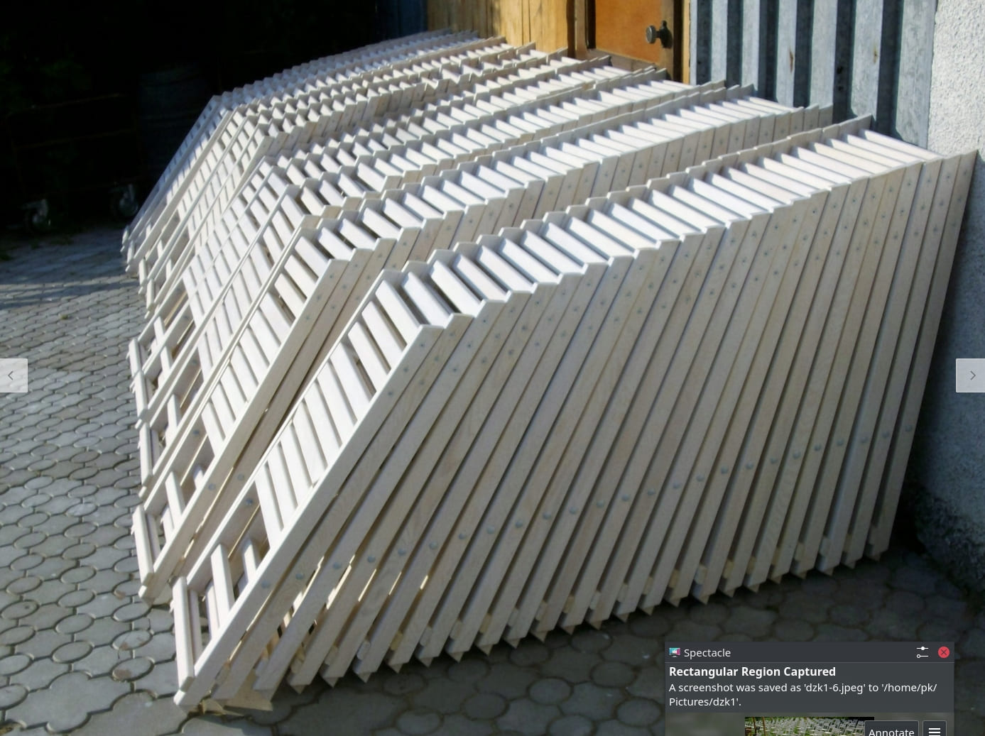 Folding natural wood garden chair, 180 kg