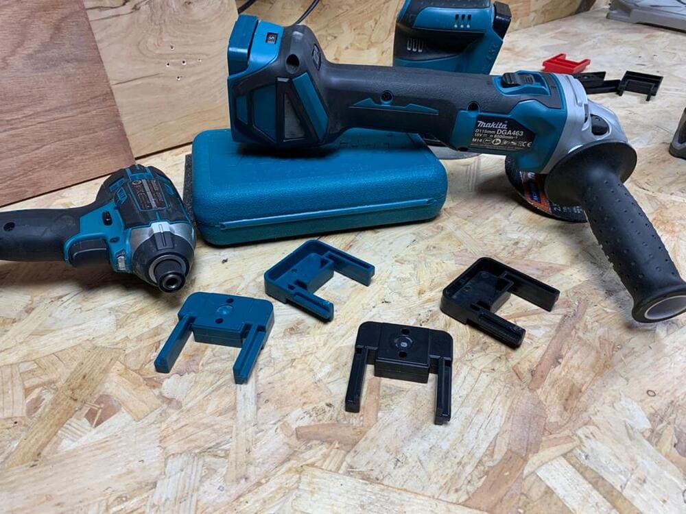 StealthMounts maskinfÃ¤sten fÃ¶r Makita 18V LXT 4-pack i blÃ¥ ABS