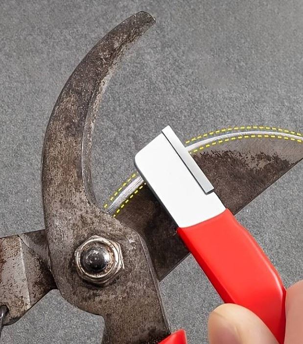Pocket Sharpener for Pruners and Shears, Beast