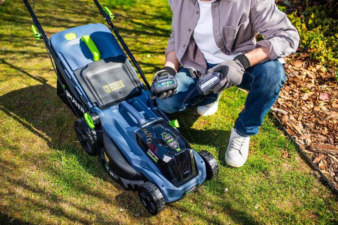 Batteridriven gräsklippare 38 cm 40 V