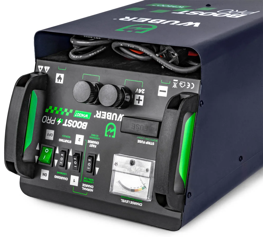 Batteriladdare med start 42 A 12/24 V