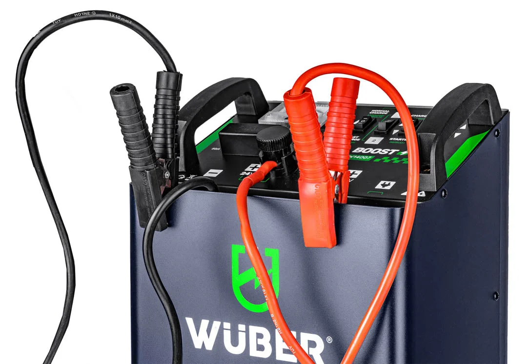 Batteriladdare med start 42 A 12/24 V